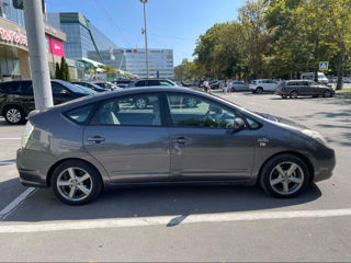 Toyota Prius foto 1