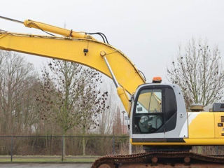 Excavator New Holland E385