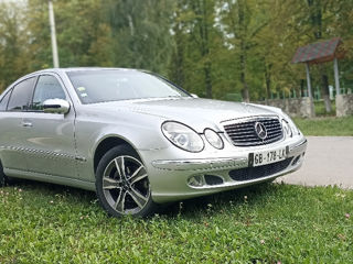 Mercedes E-Class foto 1