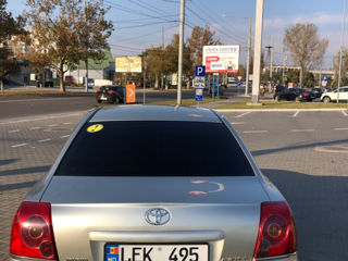 Toyota Avensis foto 5