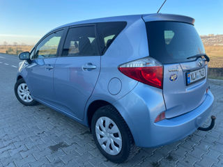 Toyota Verso-S foto 3