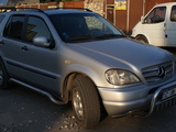 Mercedes M Class foto 2