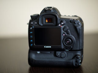 Canon 5D Mark IV  foto 4
