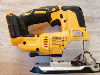 Лобзик аккумуляторный Dewalt DCS334 оригинал foto 2