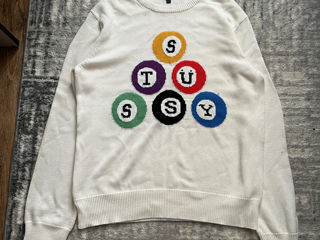 Vînd sweater stussy