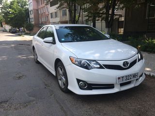 Toyota Camry foto 1