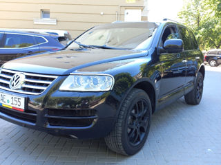 Volkswagen Touareg foto 1