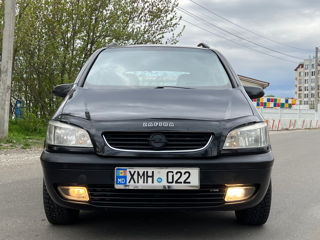 Opel Zafira foto 2