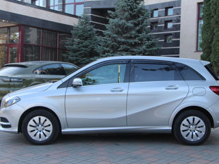 Mercedes B-Class foto 2