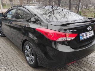 Hyundai Elantra foto 11