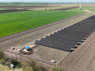 Parc fotovoltaic la cheie foto 0