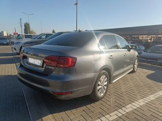 Volkswagen Jetta foto 7