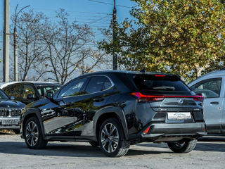 Lexus UX foto 2