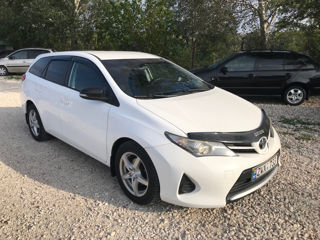 Toyota Auris foto 1