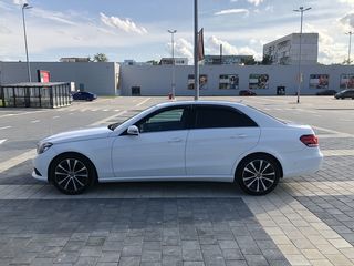 Mercedes E-Class foto 2