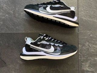 Nike Sacai Vaporwaffle Black/White foto 3