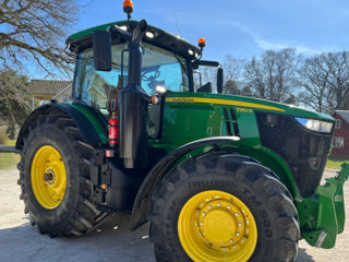 Tractor John Deere 7250R foto 4