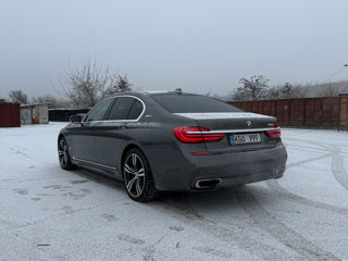 BMW 7 Series foto 4