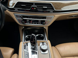 BMW 7 Series foto 12