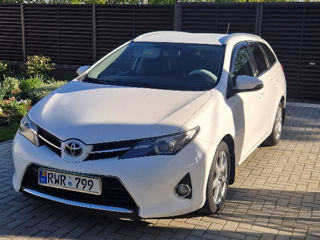 Toyota Auris фото 3