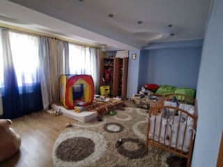 Apartament cu 3 camere, 130 m², Buiucani, Chișinău foto 7