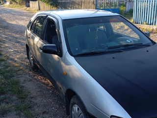 Nissan Almera foto 3