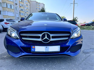 Mercedes C-Class foto 1