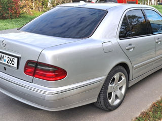 Mercedes E-Class foto 4