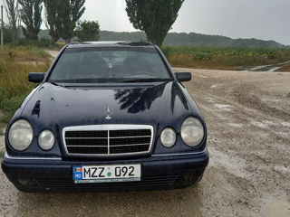 Mercedes E-Class foto 8