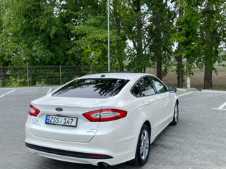 Ford Fusion foto 6