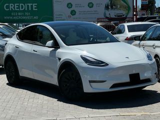 Tesla Model Y foto 2