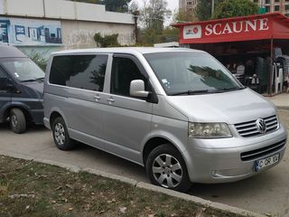 Volkswagen Caravelle foto 1