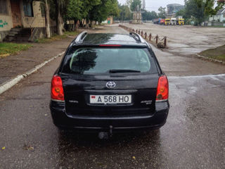 Toyota Avensis foto 5