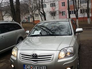 Toyota Avensis foto 3