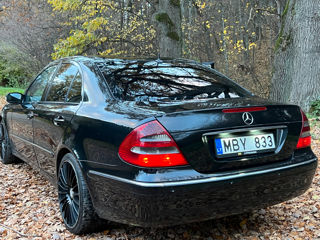 Mercedes E-Class foto 4