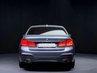 BMW 5 Series foto 4