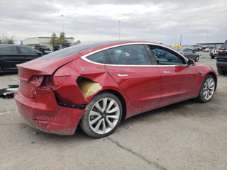 Tesla Model 3 foto 8