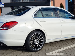 Mercedes C-Class foto 3