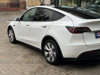 Tesla Model Y foto 10