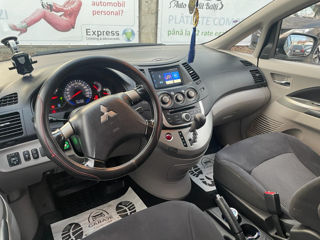 Mitsubishi Grandis foto 3