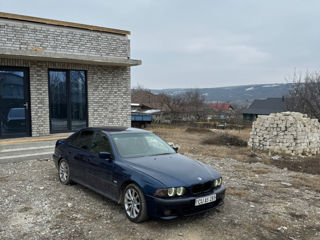 BMW 5 Series foto 3