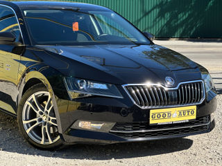 Skoda Superb foto 2