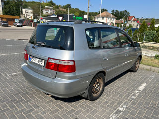 KIA Carens foto 2