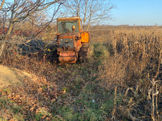 Vând tractor foto 5