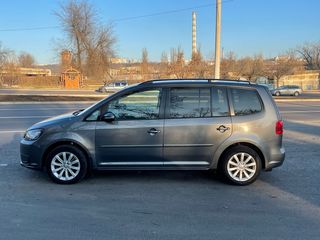 Volkswagen Touran foto 5