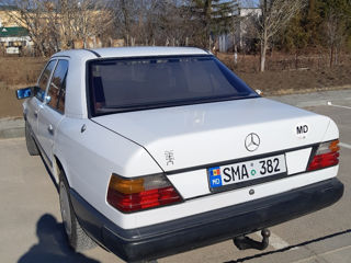 Mercedes E-Class foto 2