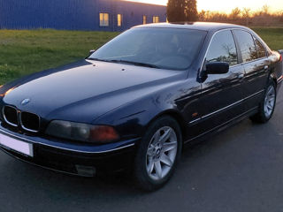 BMW 5 Series foto 4