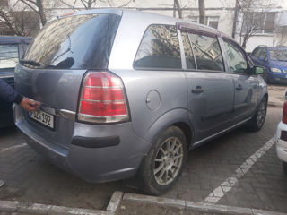 Opel Zafira foto 2