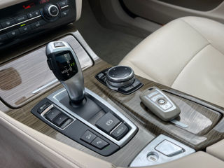 BMW 5 Series foto 15