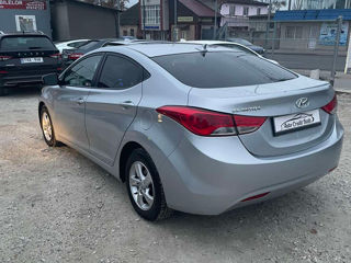 Hyundai Elantra foto 4